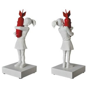 BANKSY BOMB HUGGER ROJO BOMB Ver. MEDICOM TOY MCT Figura Rojo Blanco